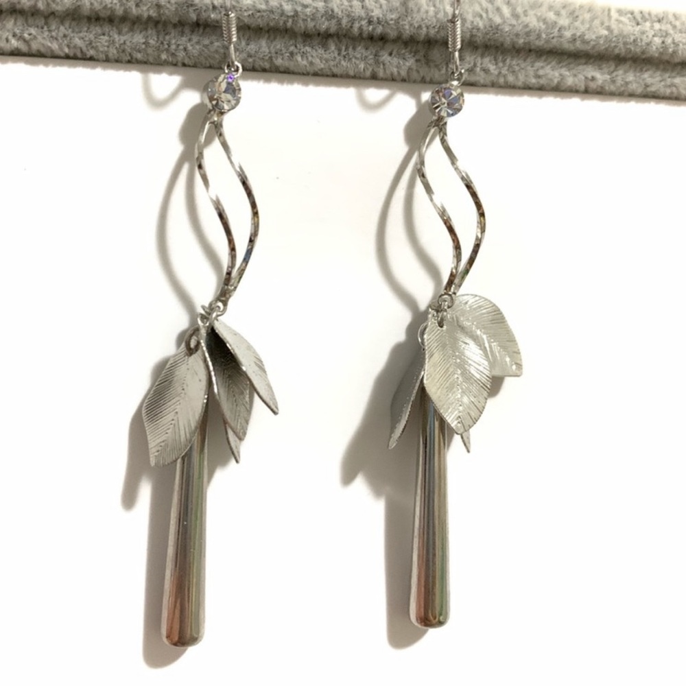 3 pairs of earrings -